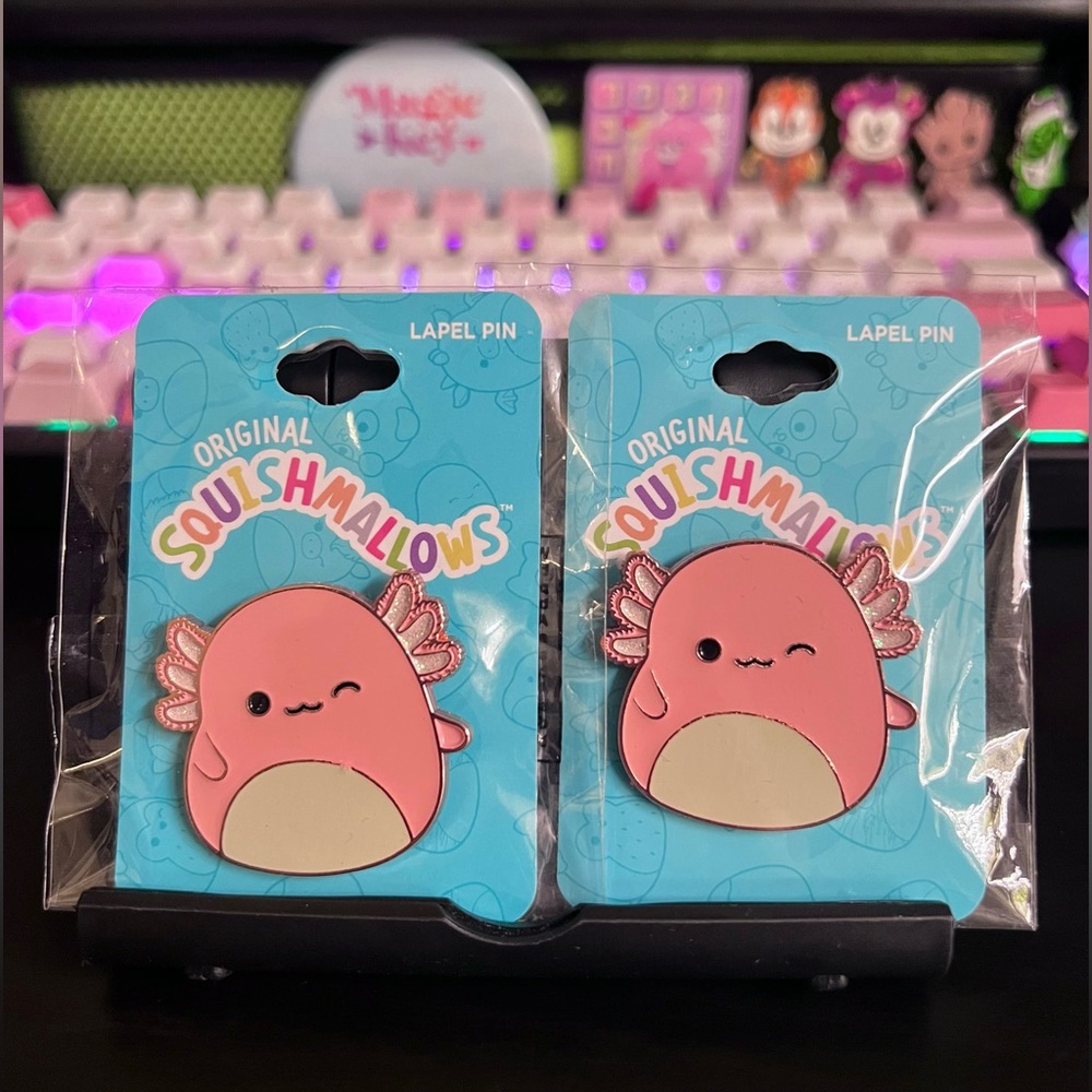 Squishmallow Lapel/Enamel Pin Archie Axolotl